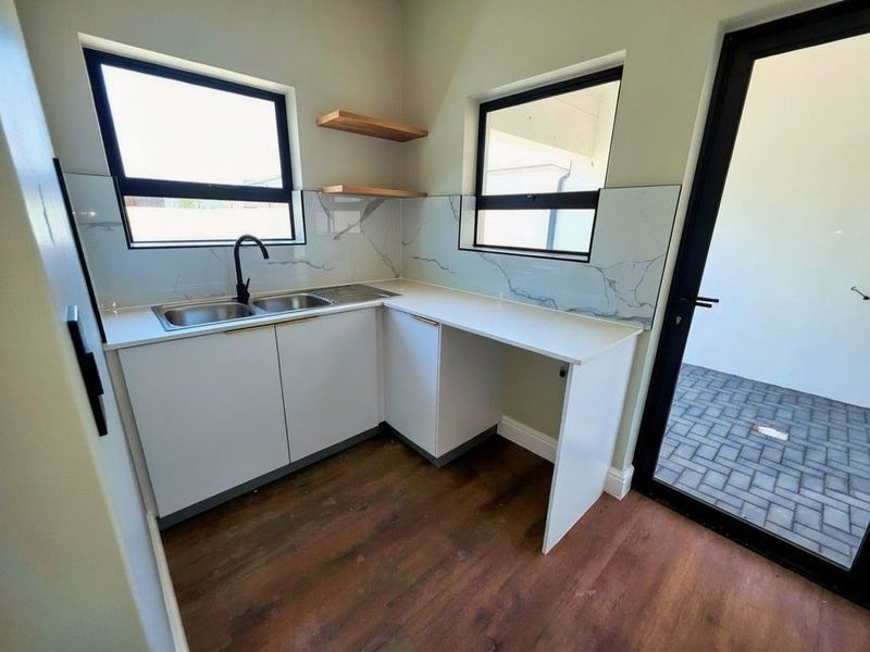 New Build in Popular Sandown Enclave – 4 Beds, Double Garage - Photo 3