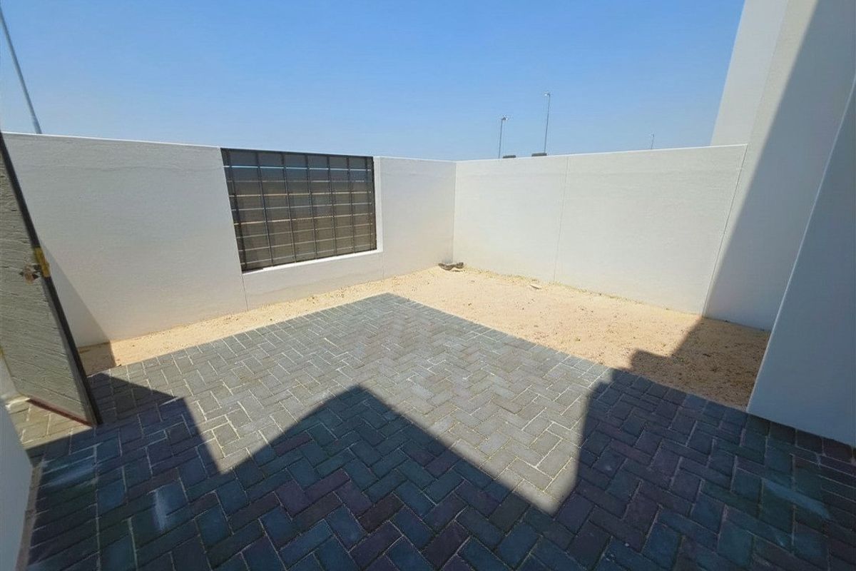 New Build in Popular Sandown Enclave – 4 Beds, Double Garage - Photo 5