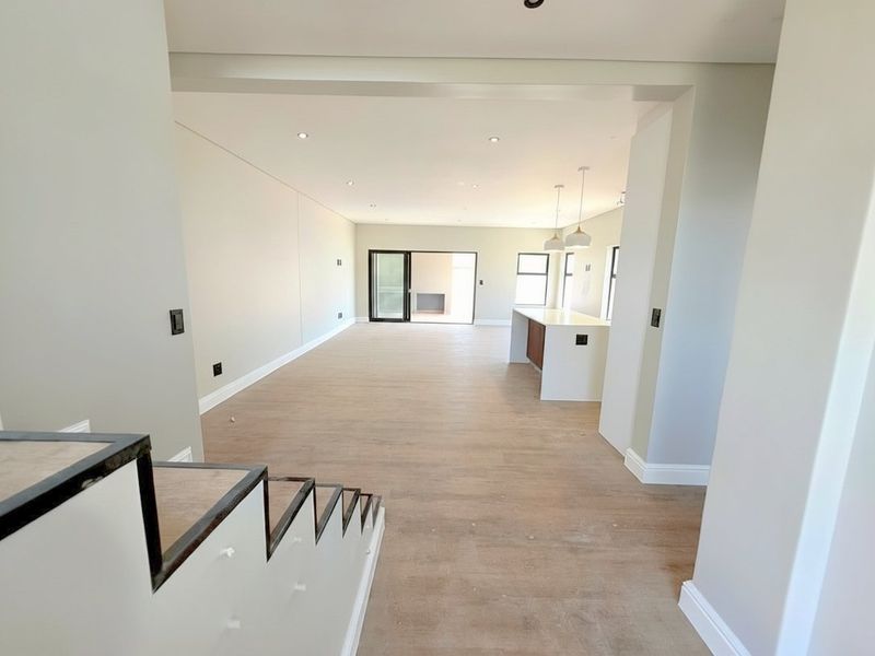 New Build in Popular Sandown Enclave – 4 Beds, Double Garage - Photo 6
