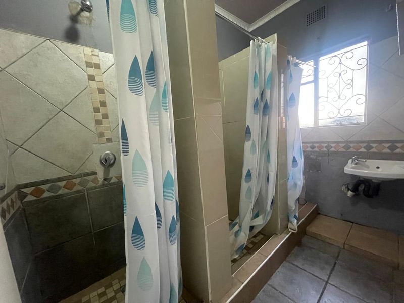 8 Bed Student accommodation or Air BnB Potential or Large family home For Sale- Priced well- Scottsville - Photo 6