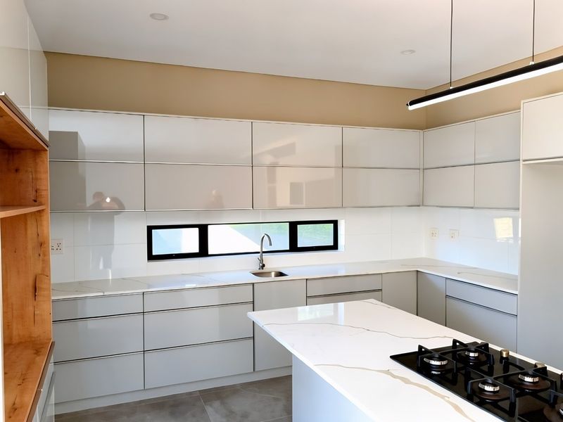 Five Suites, One Standout Address - Photo 2