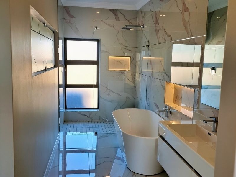 Five Suites, One Standout Address - Photo 8