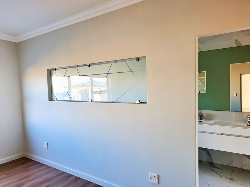 Five Suites, One Standout Address - Photo 4