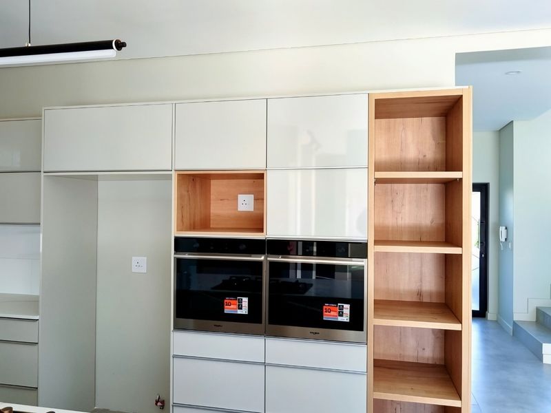 Five Suites, One Standout Address - Photo 3