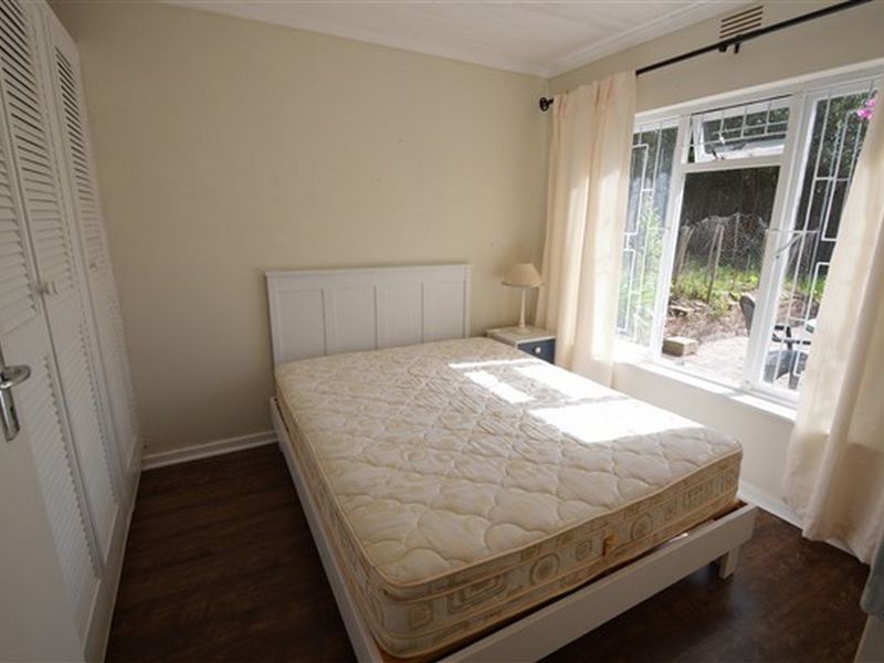 Charming 2 Bedroom Semi-Furnished Cottage with Mountain Views - Photo 8