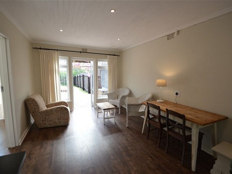 Charming 2 Bedroom Semi-Furnished Cottage with Mountain Views - Photo 6