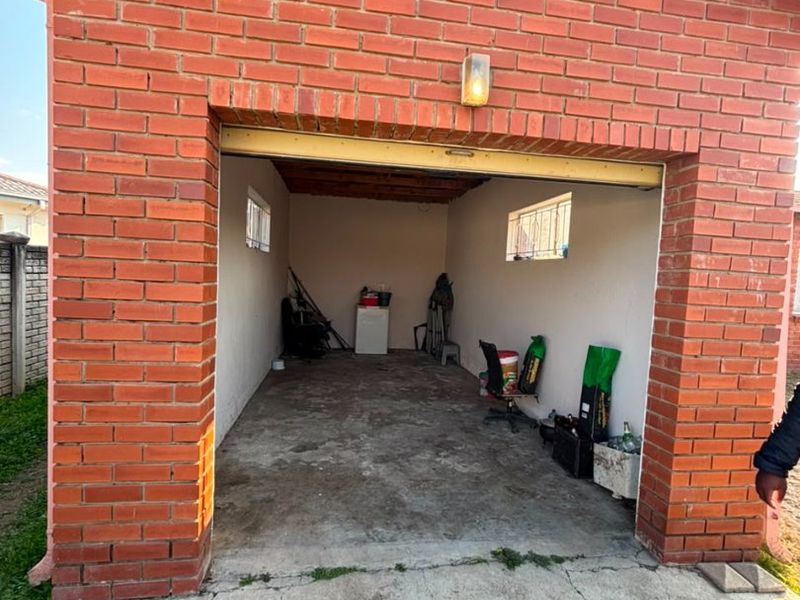 5 bedroom Home for sale in Van Riebeek Park.  - Photo 10