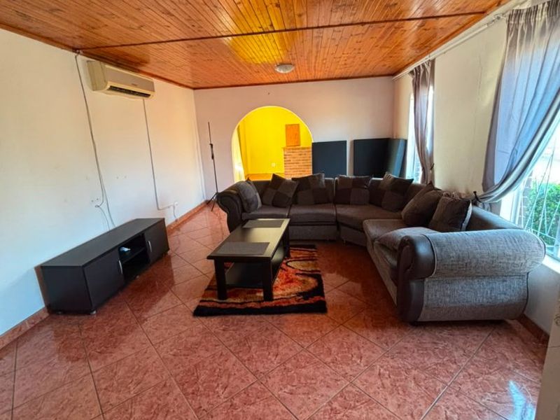 5 bedroom Home for sale in Van Riebeek Park.  - Photo 7