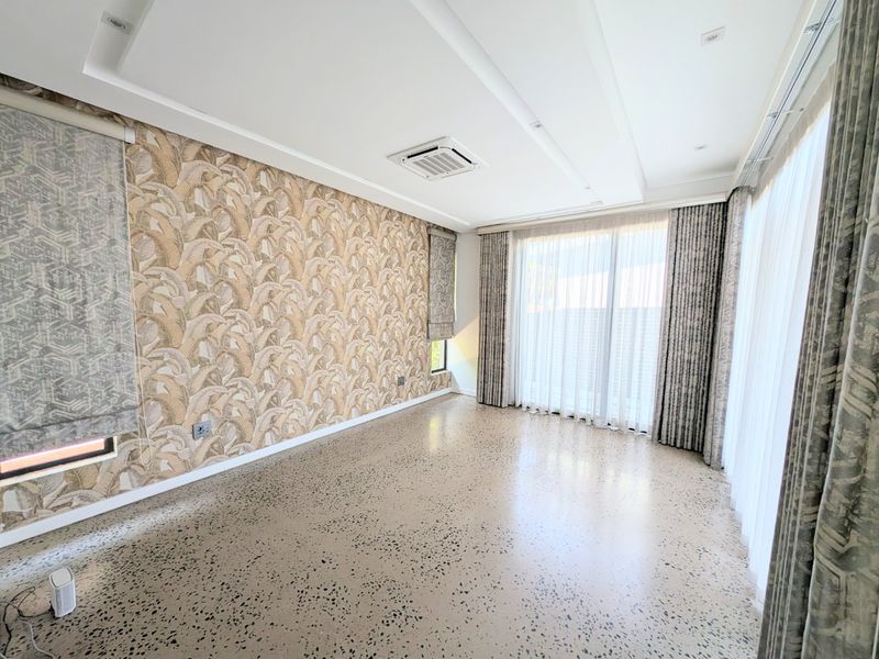  Luxury Coastal Living in Gold Coast Estate, Sibaya  - Stunning 4 bedroom all ensuite home  - available now - Photo 7