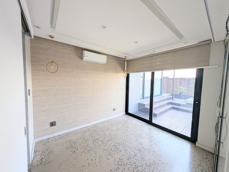  Luxury Coastal Living in Gold Coast Estate, Sibaya  - Stunning 4 bedroom all ensuite home  - available now - Photo 10