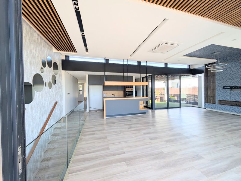  Luxury Coastal Living in Gold Coast Estate, Sibaya  - Stunning 4 bedroom all ensuite home  - available now - Photo 4
