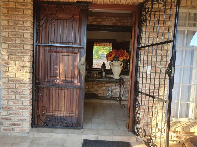 A Once-in-a-Lifetime Masterpiece – The Most Unique Property Flimieda Has Ever Seen....SOLE MANDATE - Photo 6