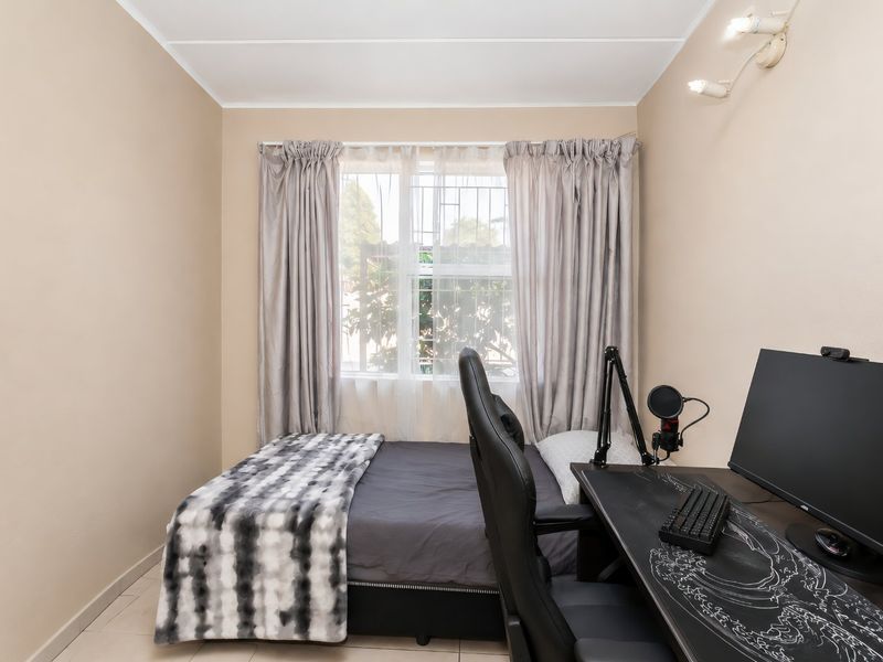 Stylish 2-Bed Flat in Impala Park - Photo 10
