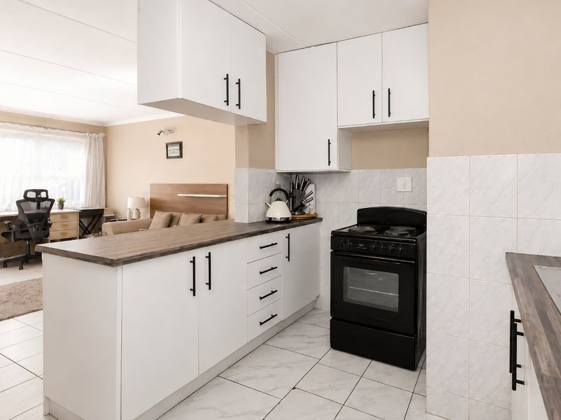 Stylish 2-Bed Flat in Impala Park - Photo 6