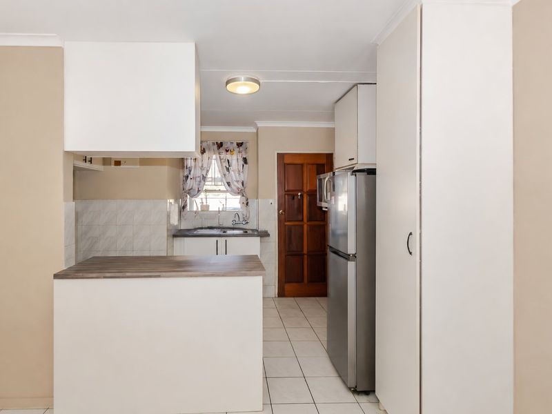 Stylish 2-Bed Flat in Impala Park - Photo 7