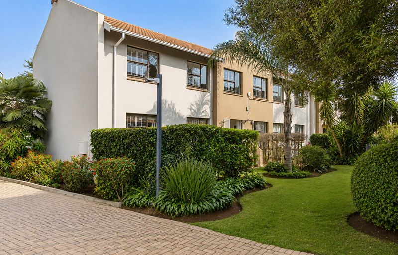 Stylish 2-Bed Flat in Impala Park