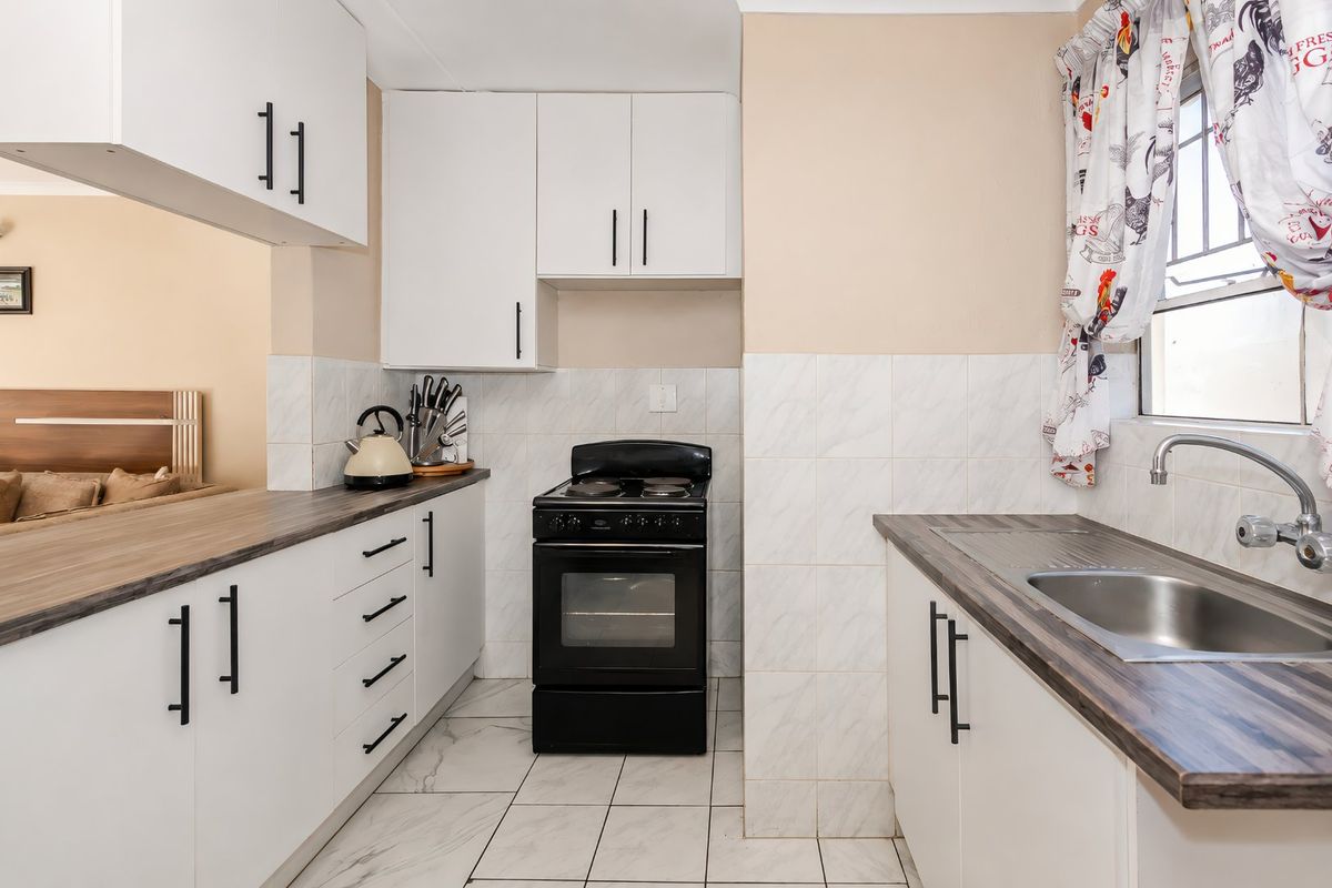 Stylish 2-Bed Flat in Impala Park - Photo 5