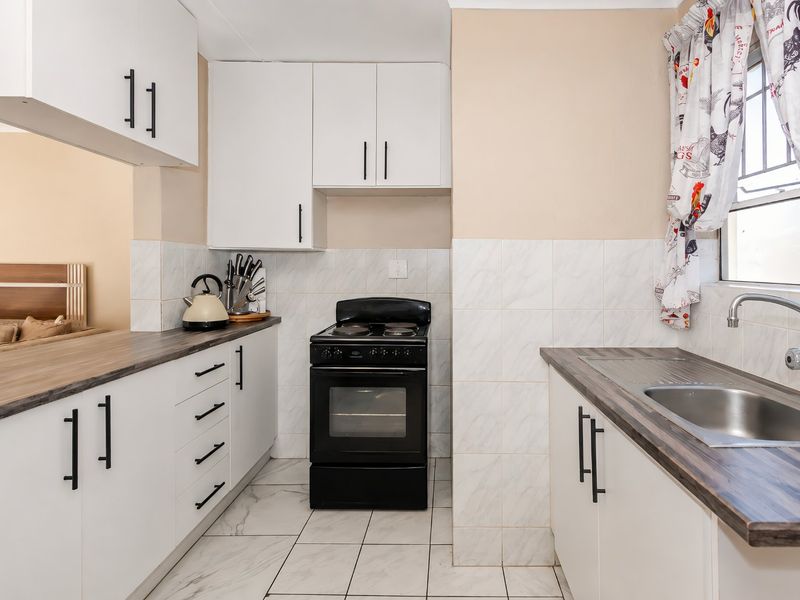Stylish 2-Bed Flat in Impala Park - Photo 5