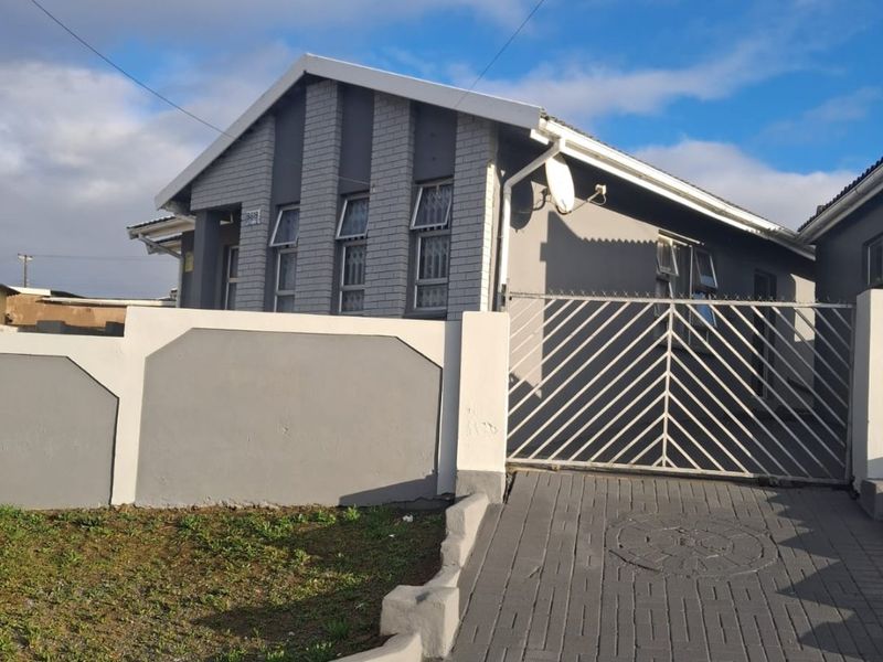 3 Bed House in Mdantsane Nu 4, Mdantsane for Sale