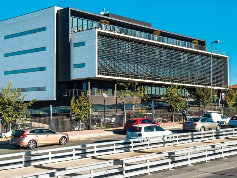 148 Katherine: Refurbished Corporate Masterpiece with Unrivalled Highway Exposure - Photo 3