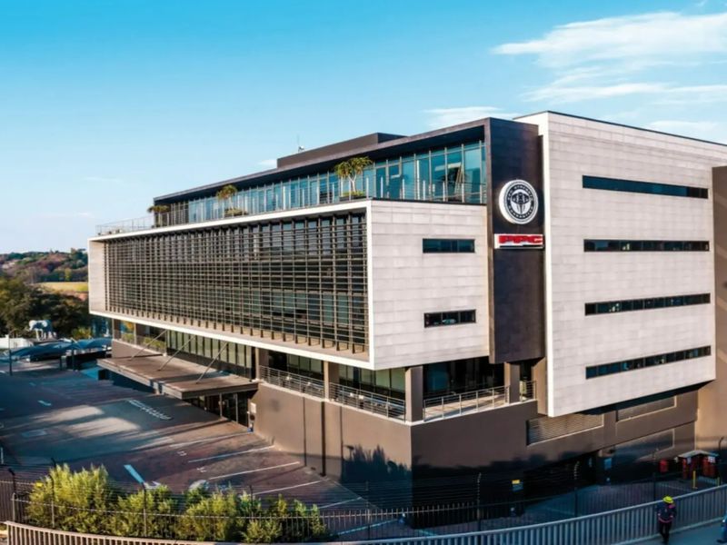 148 Katherine: Refurbished Corporate Masterpiece with Unrivalled Highway Exposure