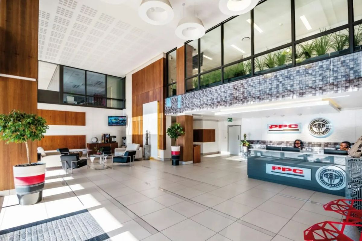 148 Katherine: Refurbished Corporate Masterpiece with Unrivalled Highway Exposure - Photo 2