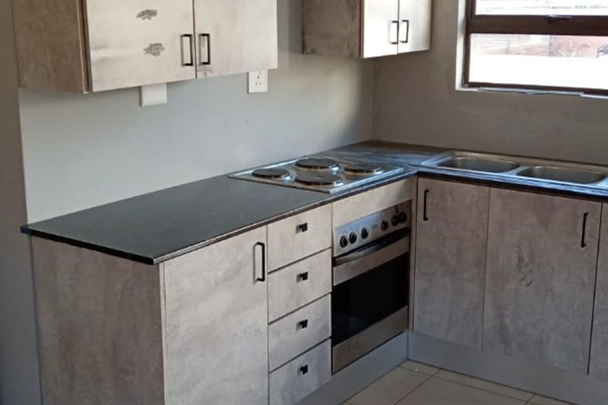 Newly Renovated 2-Bed Home in Mapobane Block S | R625,000 - Photo 3