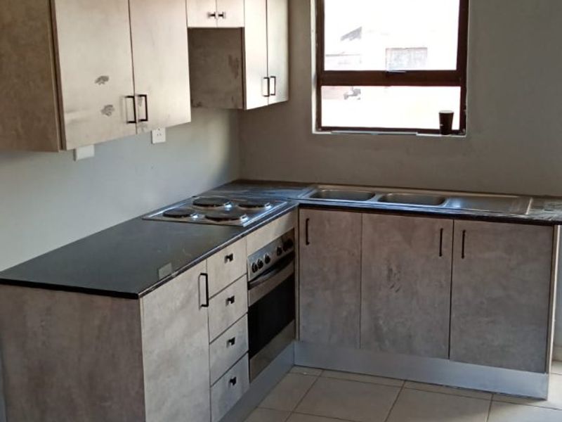 Newly Renovated 2-Bed Home in Mapobane Block S | R625,000 - Photo 2