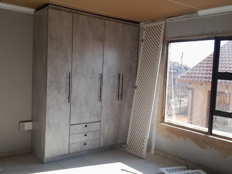 Newly Renovated 2-Bed Home in Mapobane Block S | R625,000 - Photo 8