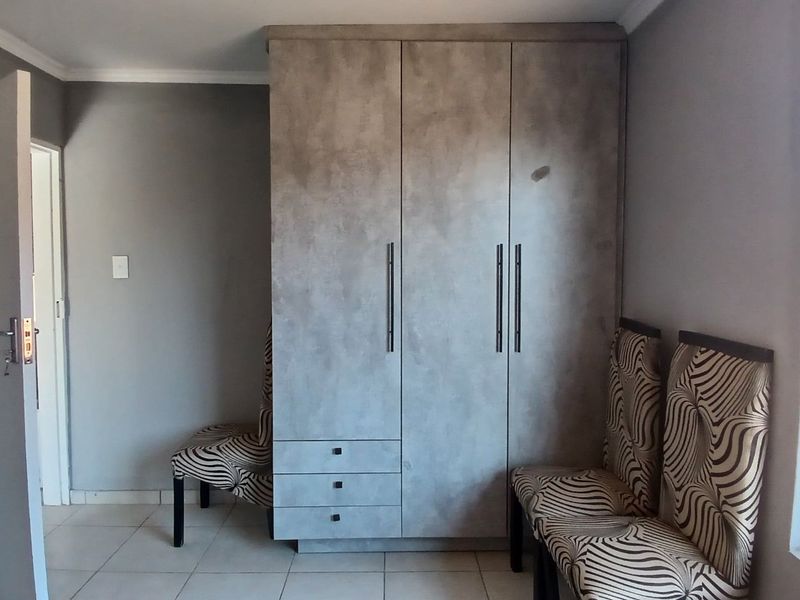 Newly Renovated 2-Bed Home in Mapobane Block S | R625,000 - Photo 9