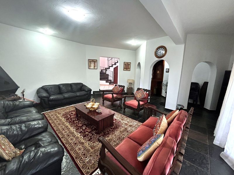 Stunning 5 Bed, 5.5 Bath Home for Sale in the Picturesque Hills of Northcliff - Photo 5