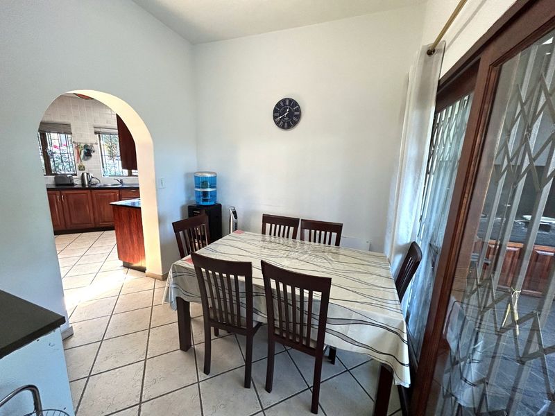 Stunning 5 Bed, 5.5 Bath Home for Sale in the Picturesque Hills of Northcliff - Photo 7