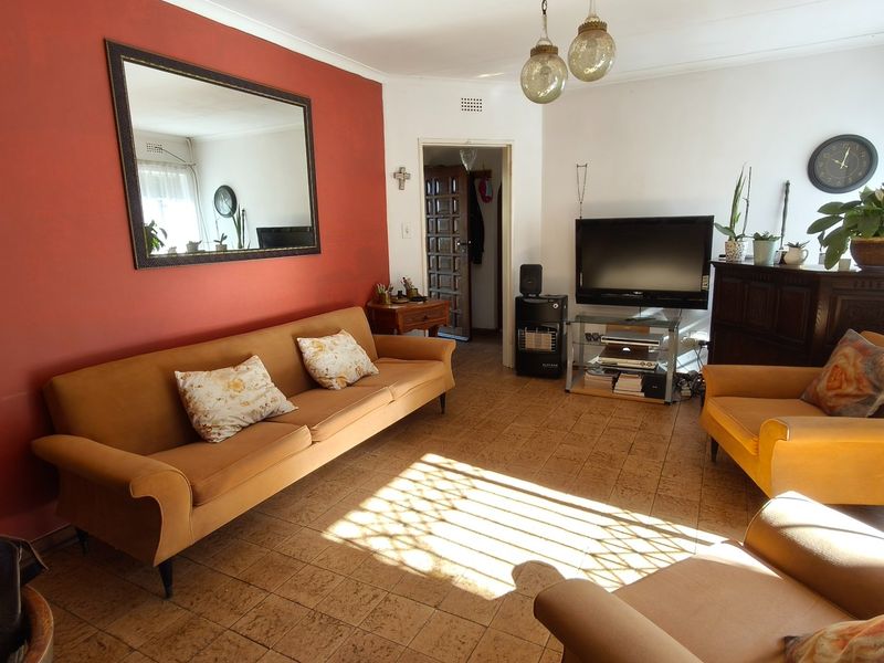 Charming Helderkruin Home with Duplex Flatlet - Photo 7