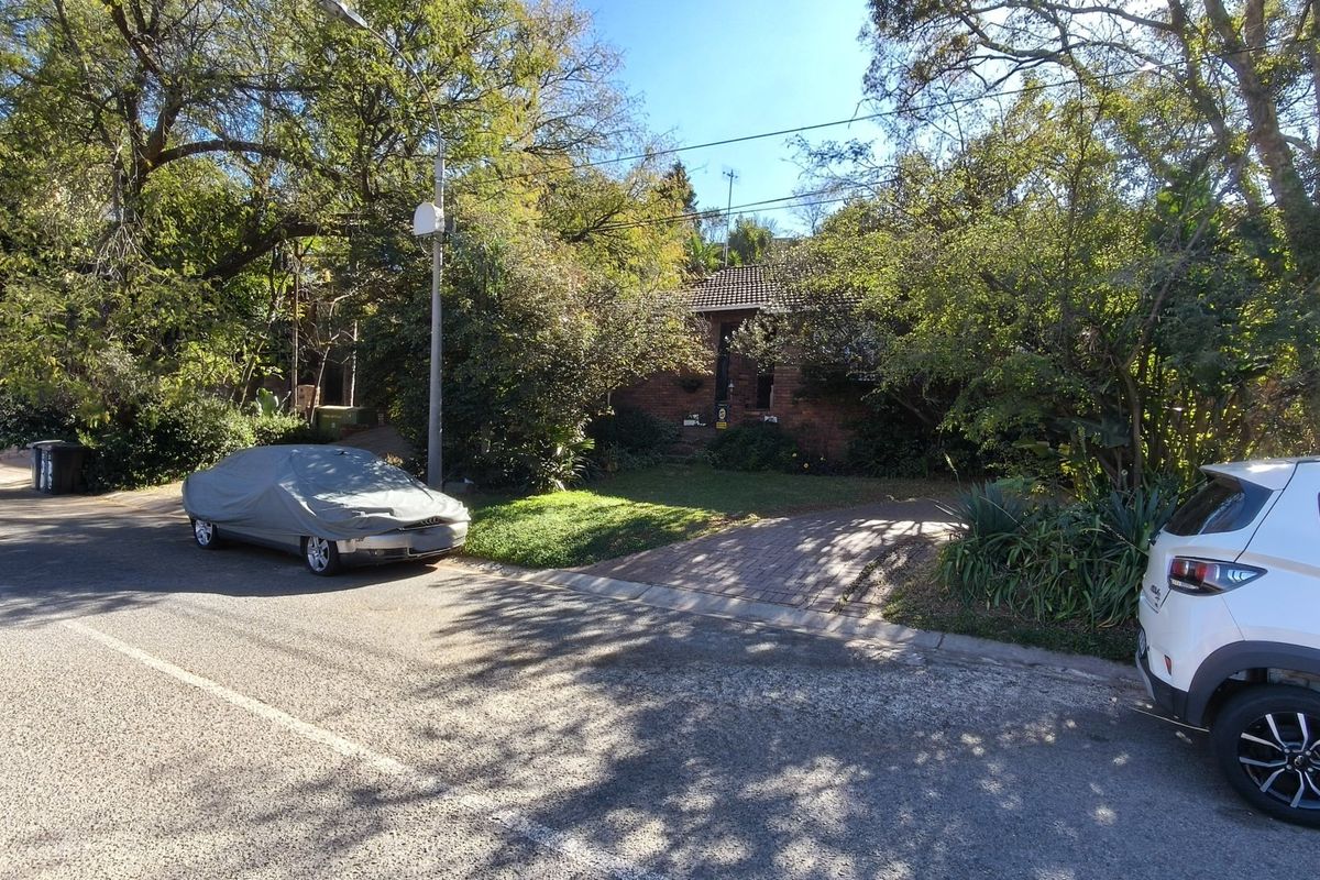 Charming Helderkruin Home with Duplex Flatlet - Photo 2