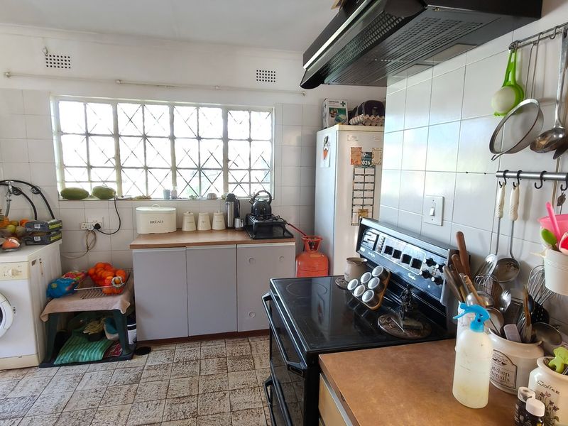 Charming Helderkruin Home with Duplex Flatlet - Photo 9