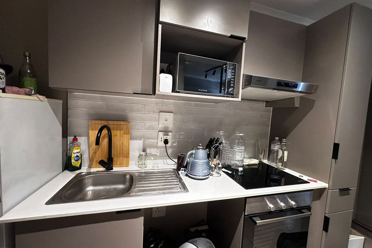 Modern Bachelor Apartment at Bedfordview - Photo 3