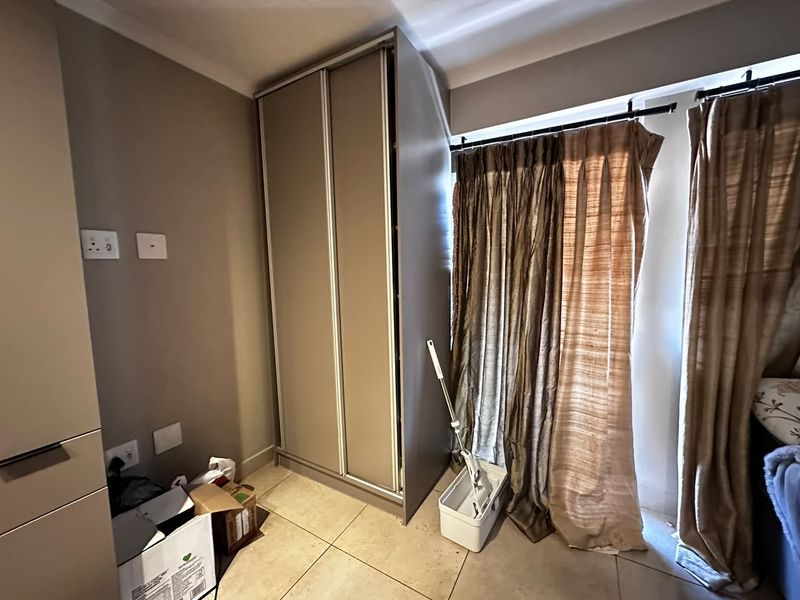 Modern Bachelor Apartment at Bedfordview - Photo 4