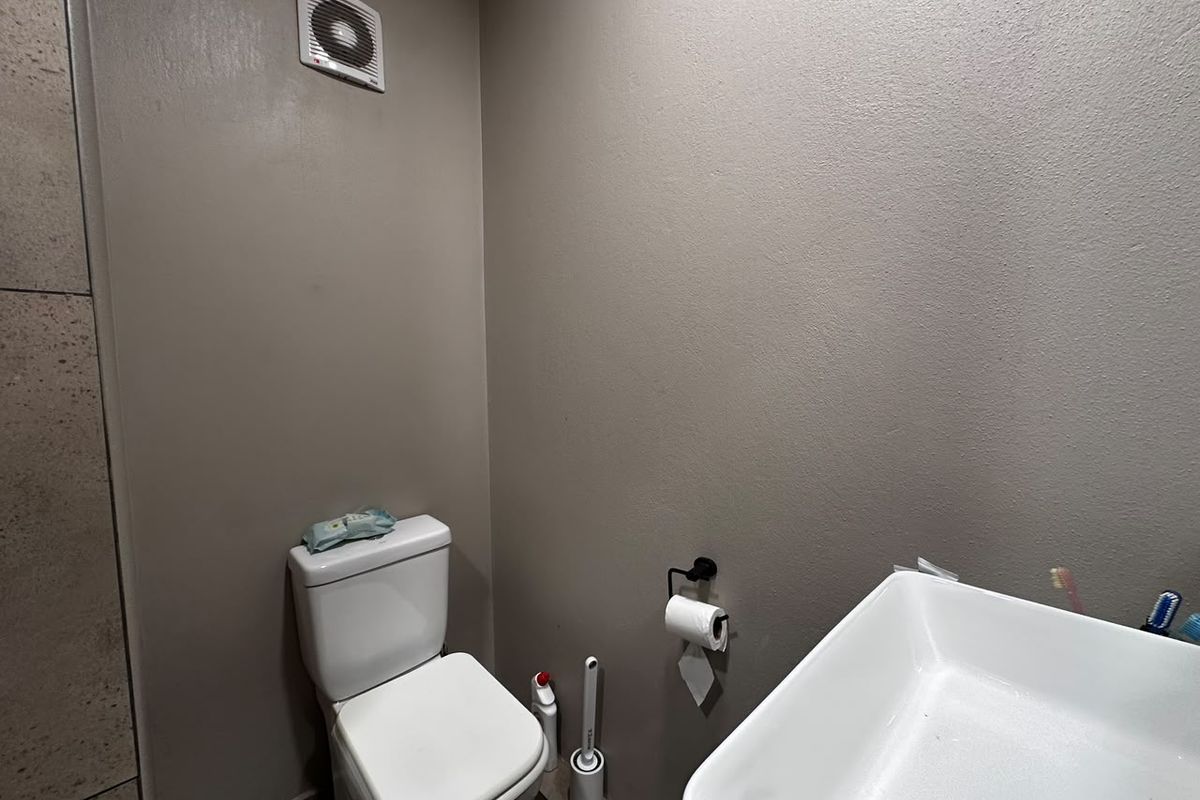 Modern Bachelor Apartment at Bedfordview - Photo 5