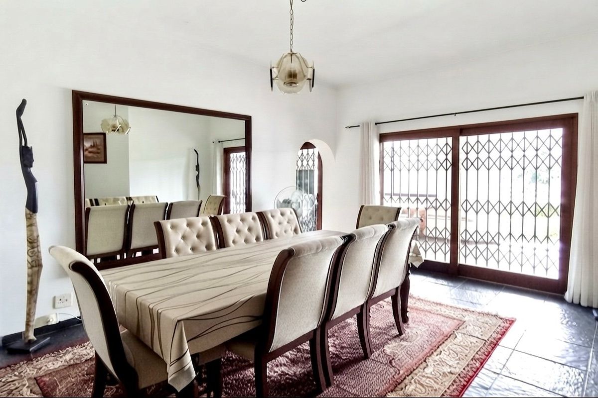 Spacious Northcliff home with 5 beds and 5 baths - Photo 5