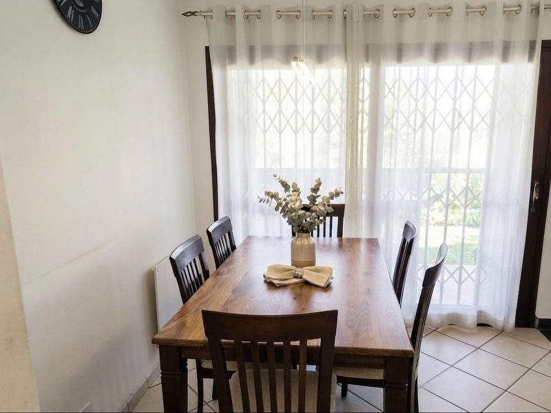 Spacious Northcliff home with 5 beds and 5 baths - Photo 7