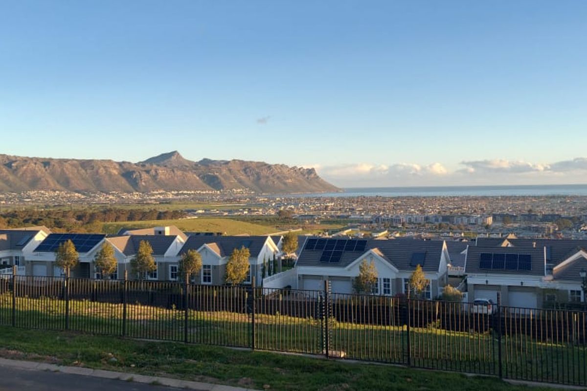 Spectacular Fairhaven Retreat, 2 Bedrooms - Photo 2