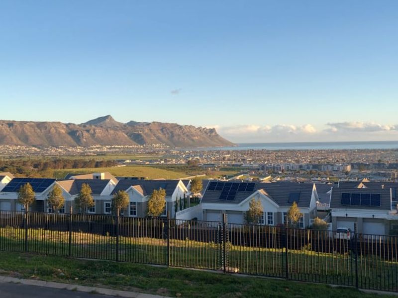Spectacular Fairhaven Retreat, 2 Bedrooms - Photo 2