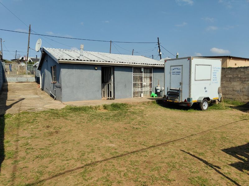 Family Home for sale - Photo 2