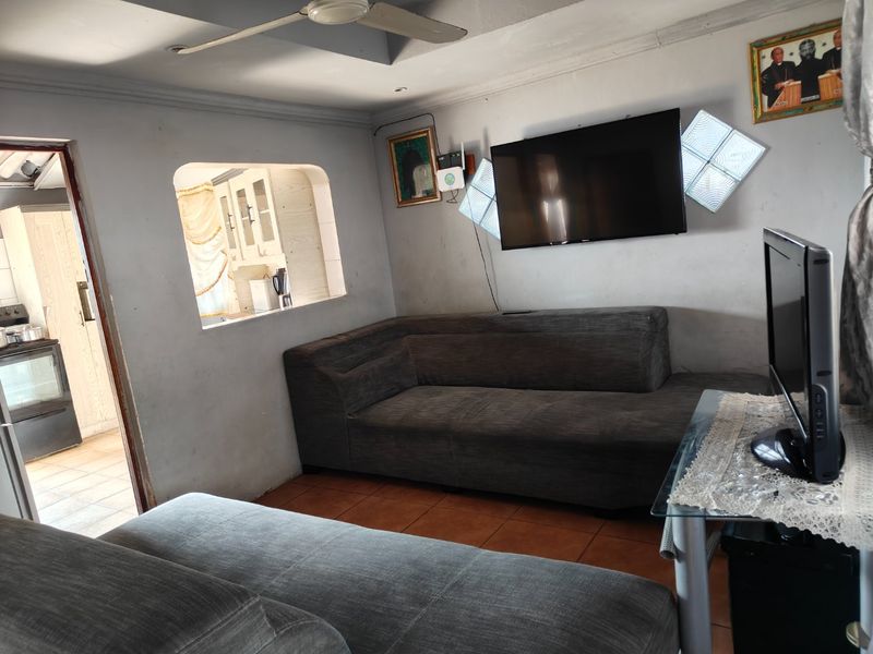 Family Home for sale - Photo 6