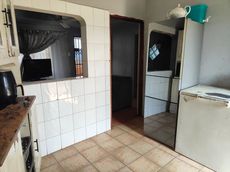 Family Home for sale - Photo 4