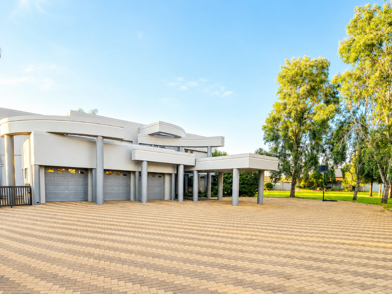 Luxury living with Endless Potential in Wilkoppies, Klerksdorp - Photo 3