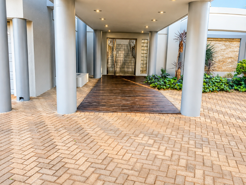 Luxury living with Endless Potential in Wilkoppies, Klerksdorp - Photo 4