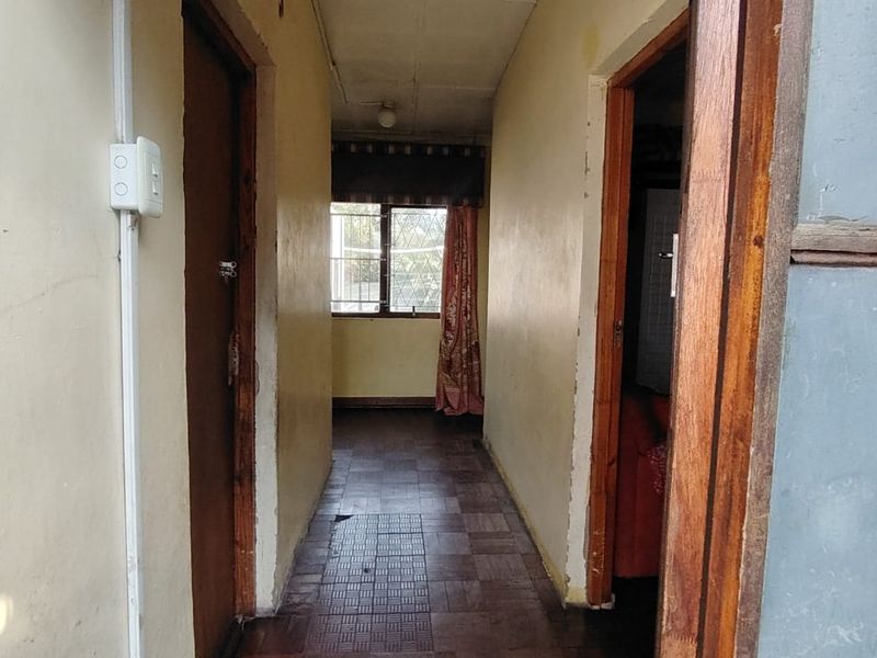 8 Bedroom House for Sale in Amalinda - Photo 6