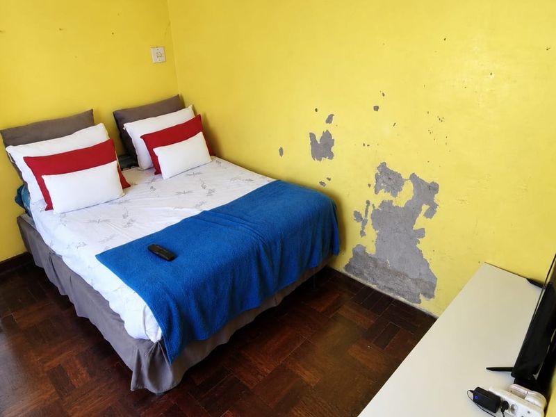 8 Bedroom House for Sale in Amalinda - Photo 5