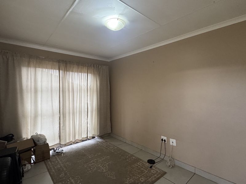 Cozy Home in Ellaton with Great Potential - Photo 5